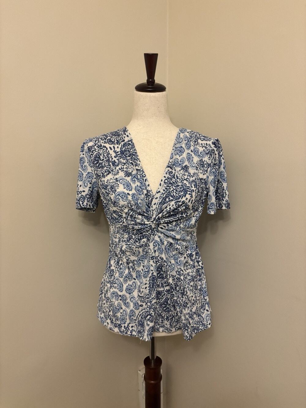 Elle Babydoll V-Neck Wrapped Business Causal White and Blue Blouse Size XS